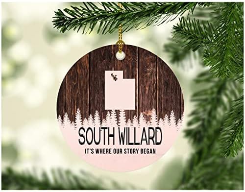 Ukras za božićno drvce 2022. s gradskim imenom Južni Willard Utah South Willard Ut Uta je započeo naša priča - Sretan božićni